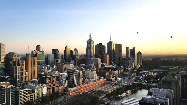 Best Hotels in Melbourne near Melbourne Basketball Stadium