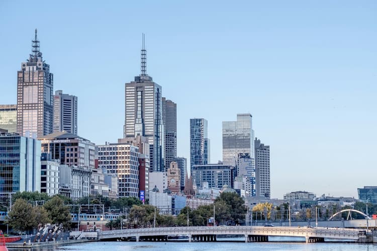 Best Hotels in Melbourne near Manchester Unity Building