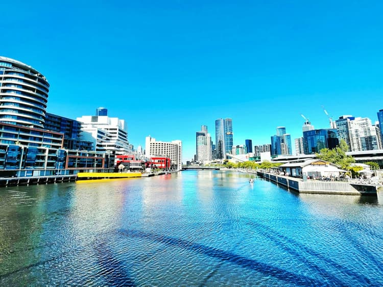 Best Hotels in Melbourne near South Wharf DFO