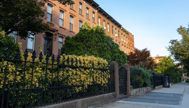 15 Best Hotels in Brooklyn near Carroll Gardens