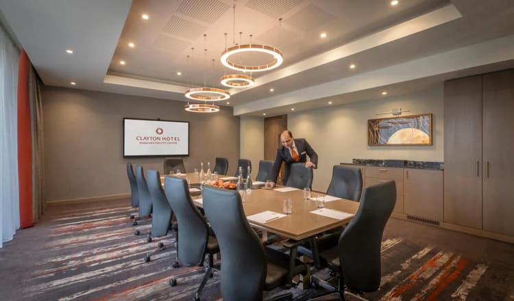 15 Best Hotels in Manchester with Meeting Rooms