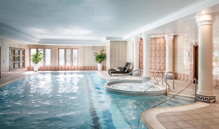 4 Best Hotels in Birmingham with Indoor Pool