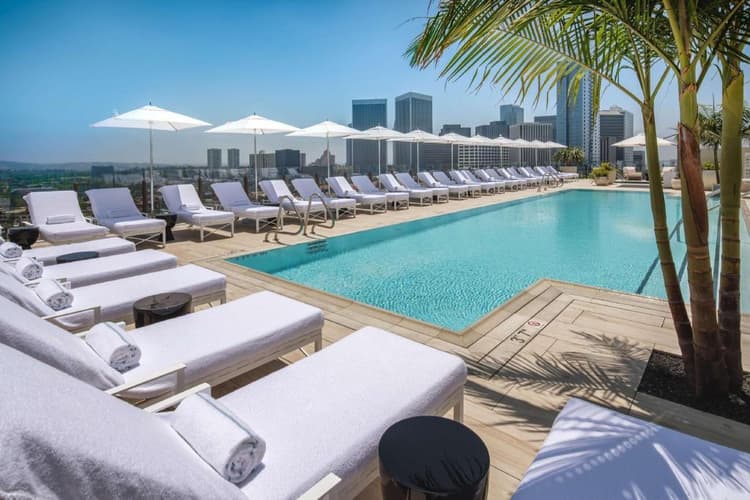 15 Best Hotels in Los Angeles with Pool